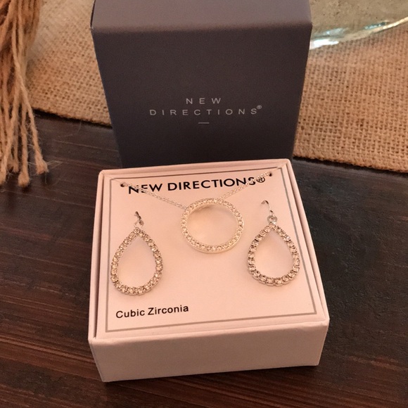New Directions Cubic Zirconia Necklace and Earring Set. - Picture 1 of 7